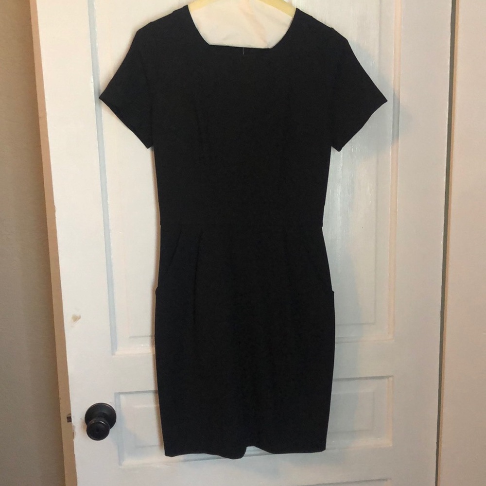 Boutique mini dress- black with pockets!